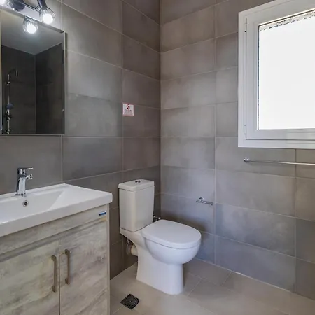 Villa Taras Karavados