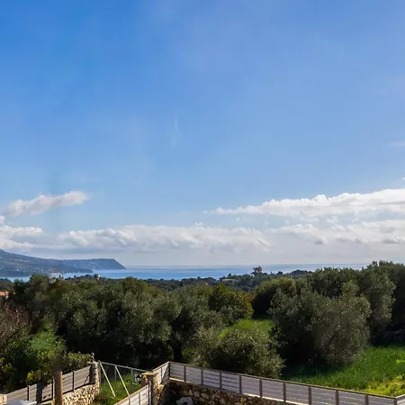 Villa Taras Karavádhos
